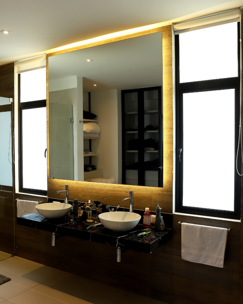 FINOGLASS Espejos flotantes Finoglass servicio de diseño y fabricación de ventanas modernas, ventanas herméticas, ventanas anti-ruido, mamparas de vidrio, puertas de vidrio, aluminio y pvc