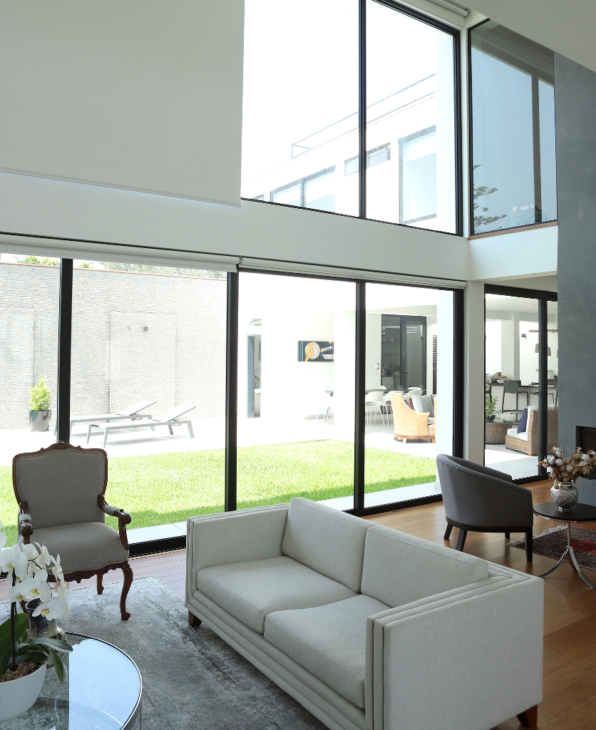 Finoglass servicio de diseño y fabricación de ventanas modernas, ventanas herméticas, ventanas anti-ruido, mamparas de vidrio, puertas de vidrio, aluminio y pvc Casa Eva | Finoglass Ventanas modernas herméticas anti-ruido