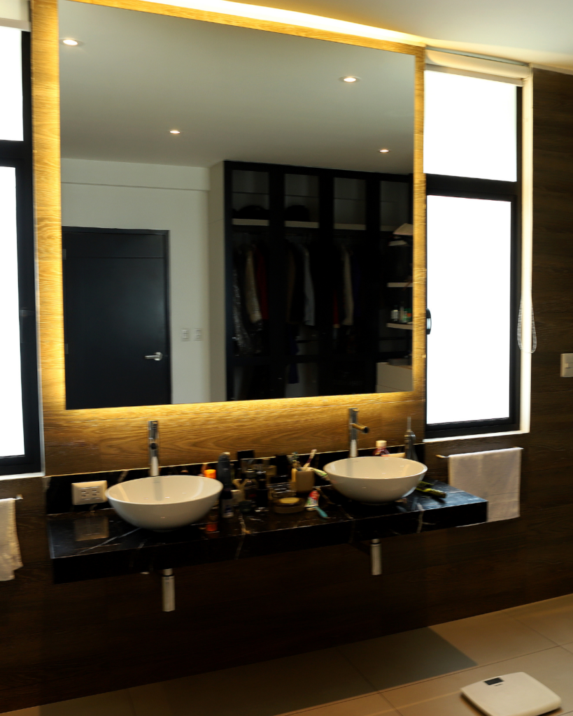 FINOGLASS Espejos flotantes Finoglass servicio de diseño y fabricación de ventanas modernas, ventanas herméticas, ventanas anti-ruido, mamparas de vidrio, puertas de vidrio, aluminio y pvc