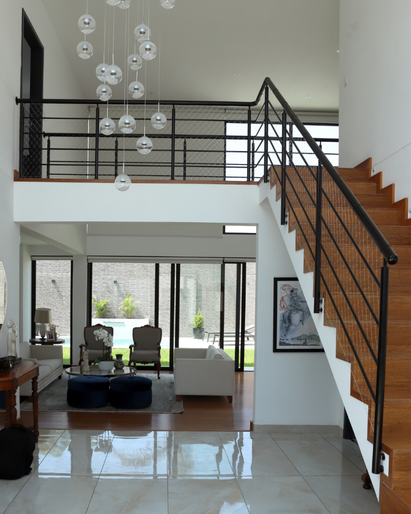 FINOGLASS Barandas de Acero Finoglass servicio de diseño y fabricación de ventanas modernas, ventanas herméticas, ventanas anti-ruido, mamparas de vidrio, puertas de vidrio, aluminio y pvc